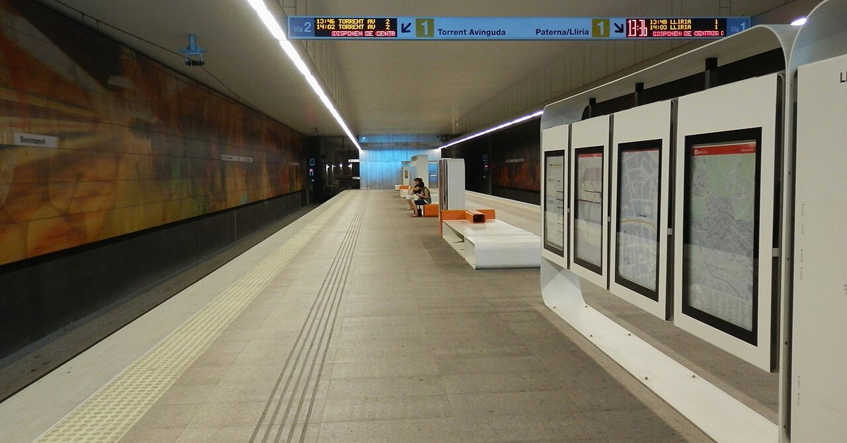 Andenes de la estación de Benimàmet de Metrovalencia